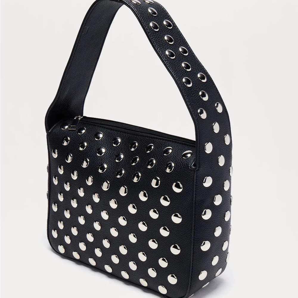 Black bedded shoulder bag!
